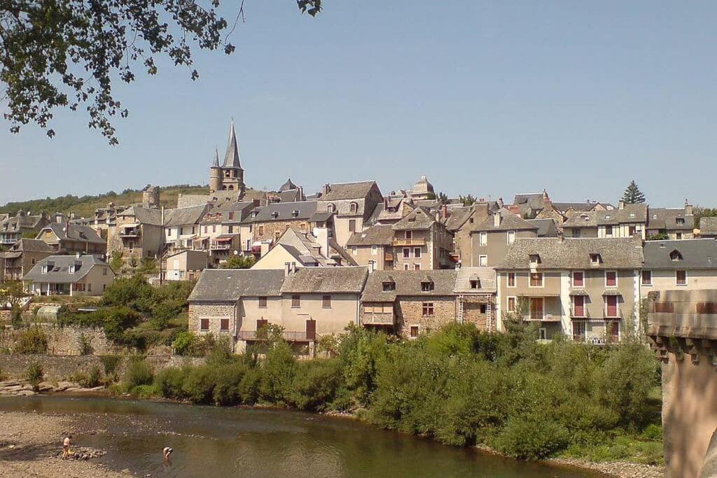 T 2 Dans Village Vacances 3 *** A Saint Geniez 2 Piscines Chauffee Pierrefiche  Exteriör bild